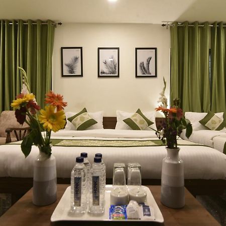 Hotel Clove Bijapur  Bagian luar foto