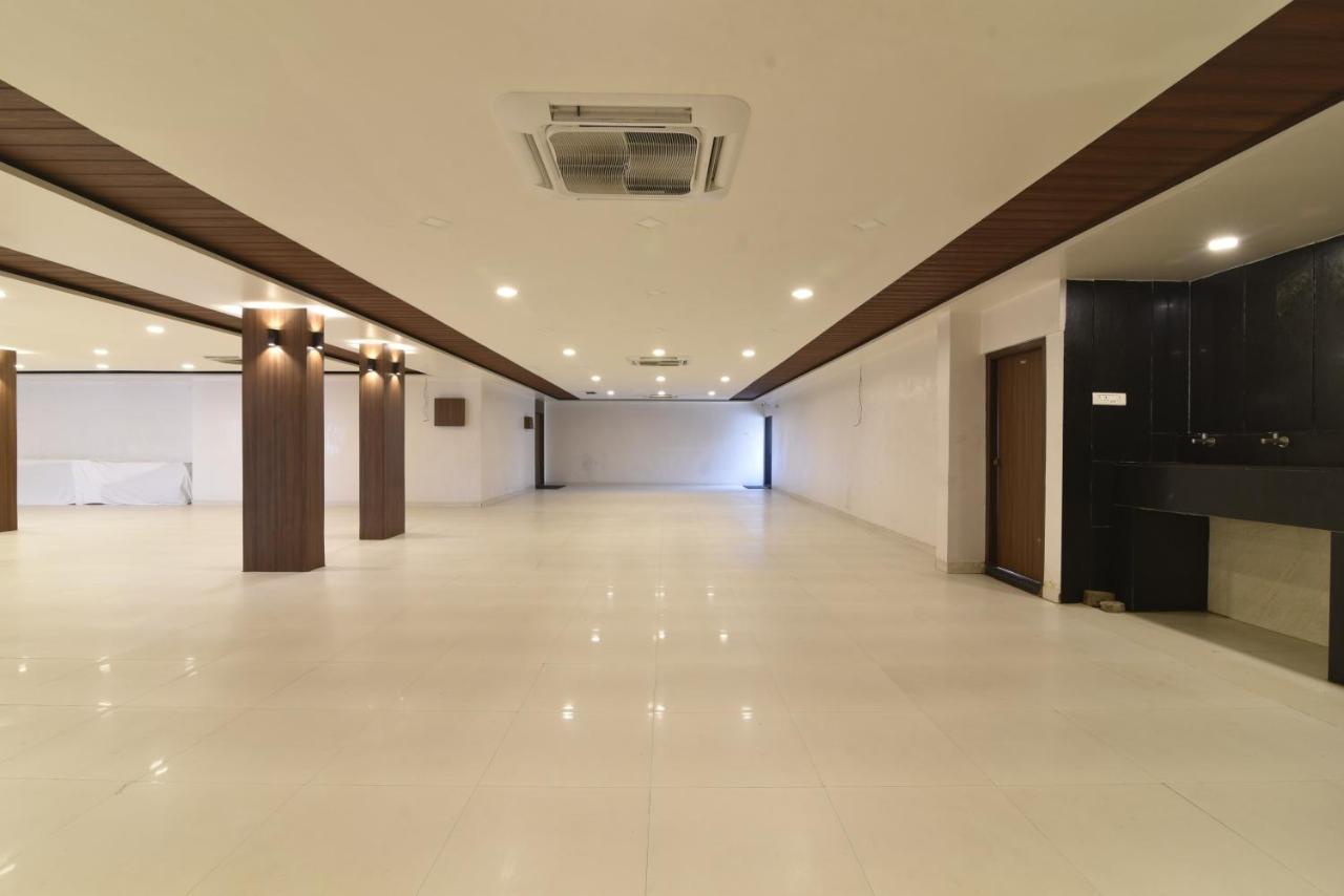 Hotel Clove Bijapur  Bagian luar foto