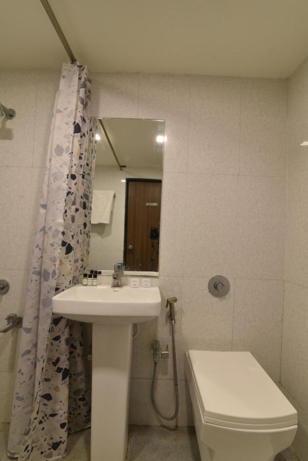 Hotel Clove Bijapur  Bagian luar foto