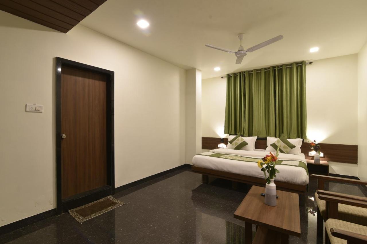 Hotel Clove Bijapur  Bagian luar foto
