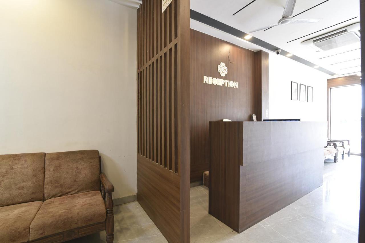 Hotel Clove Bijapur  Bagian luar foto